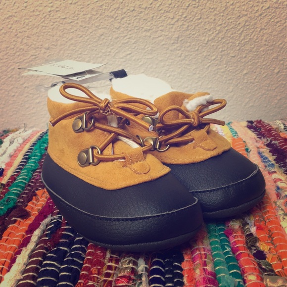 Carter's Other - CARTER’S HIKING BOOT NWT SIZE 6-9M